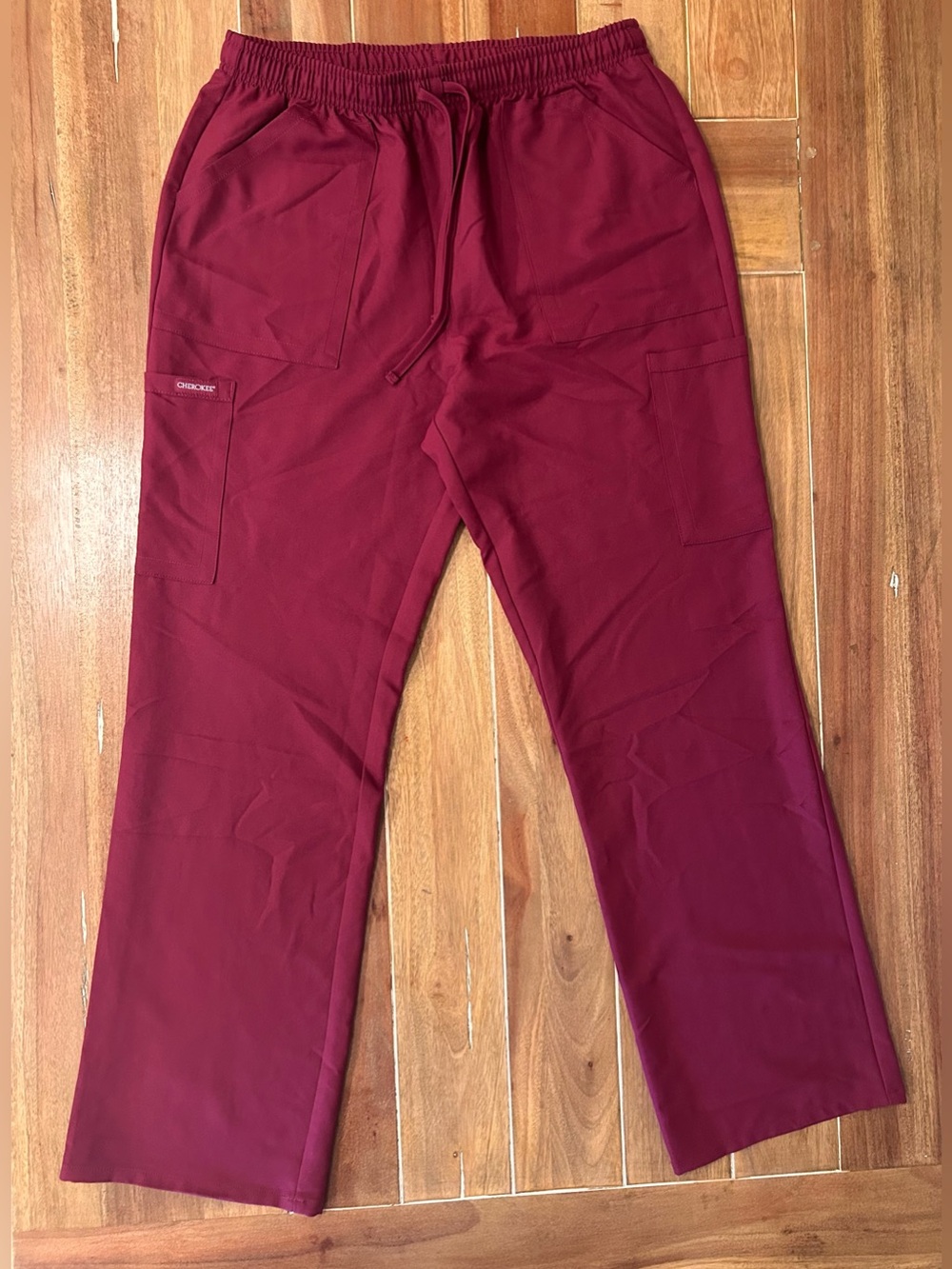Cherokee scrub bottoms. Medium.